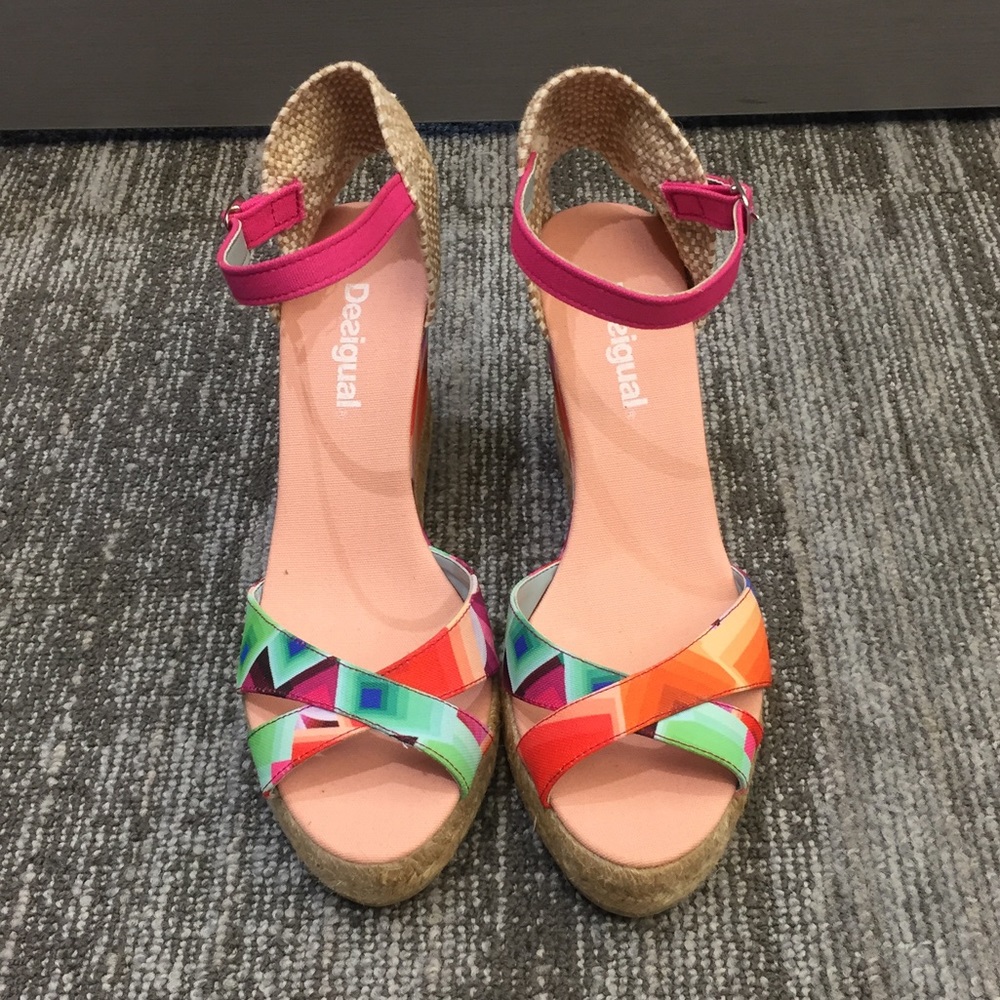 Gorgeous SZ 9 Desigual Espadrille Sandals